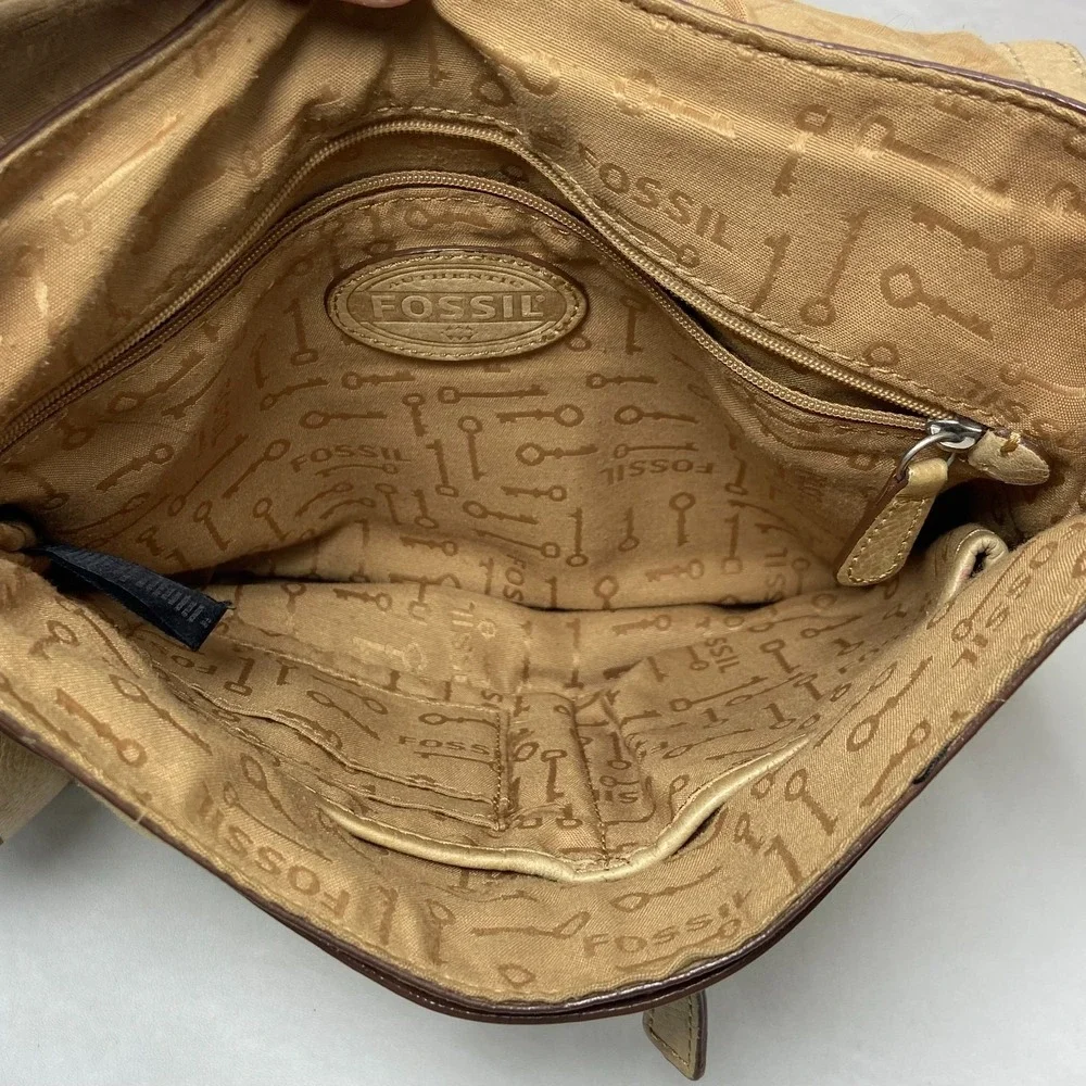 VTG Fossil Maddox Distressed Light Brown Leather Crossbody Messenger‎ Bag